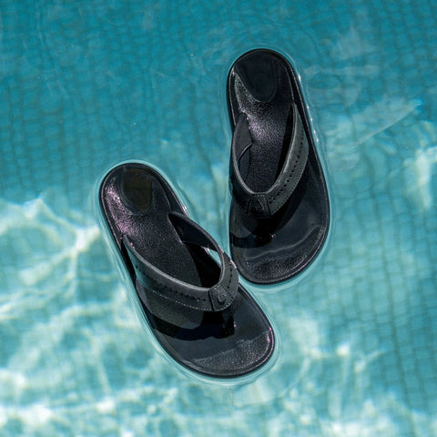 Ulele  -  Black / Black